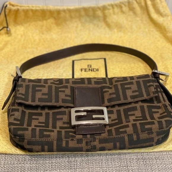 Authentic Fendi Zucca FF Baguette Shoulder Handbag Purse & Dust Bag Pre-owned - Picture 3 of 14